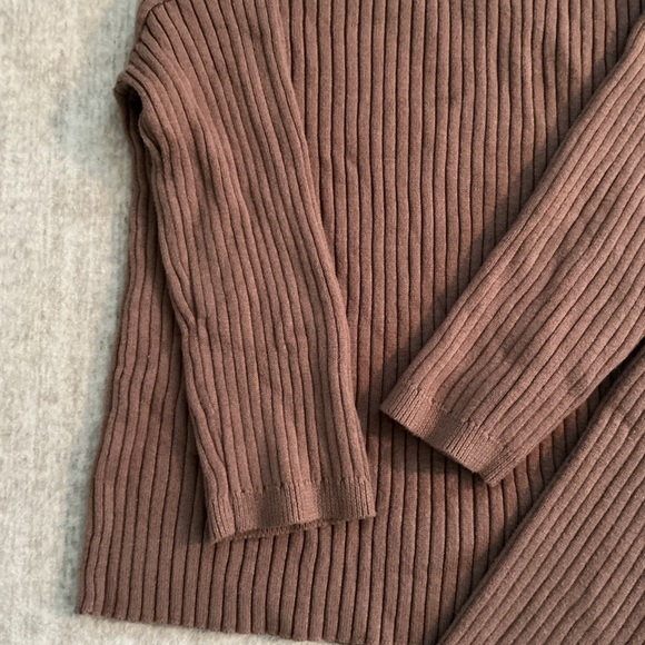 Brown Ribbed Knit Set - Picture 3 of 6